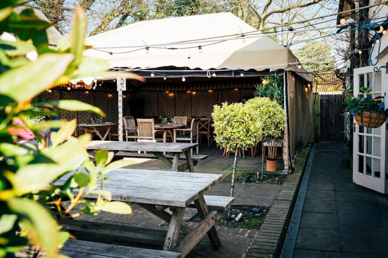 The East End Arms Hotel Lymington Kültér fotó