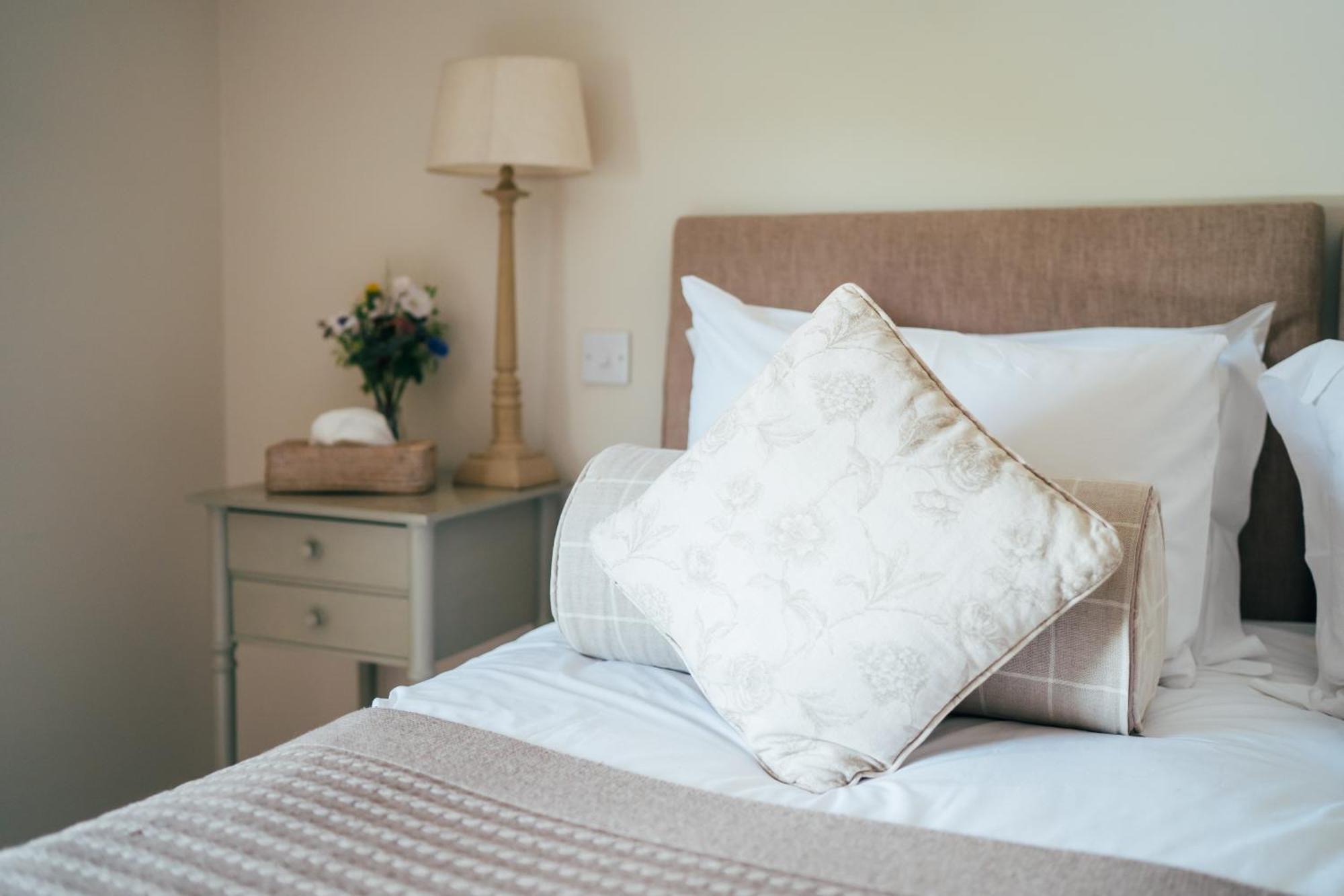 The East End Arms Hotel Lymington Szoba fotó